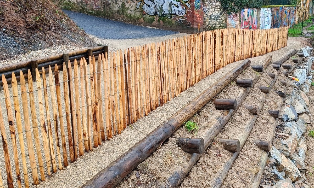 Retrait de la plateforme de la passerelle d'Albi